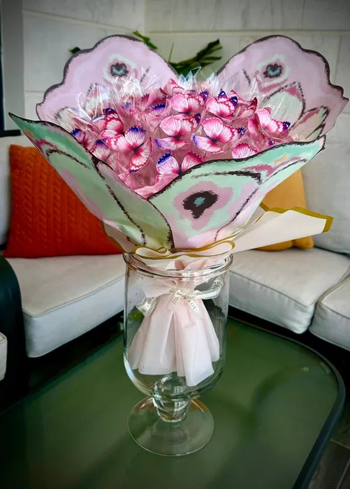 זר פרפרים עם אורות לד 242416 עבודת יד מבית CITYSPORT